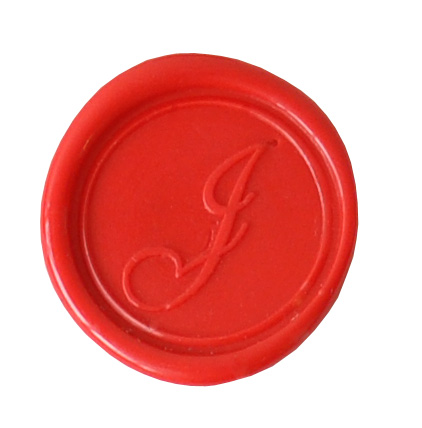 Sceau rond avec manche en bois vernis, lettre J en alphabet anglaise