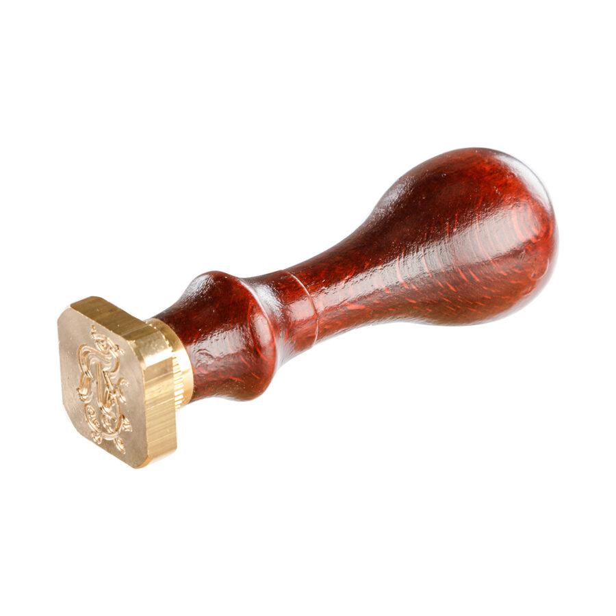 Square seal with varnished wooden handle, illuminated letter R