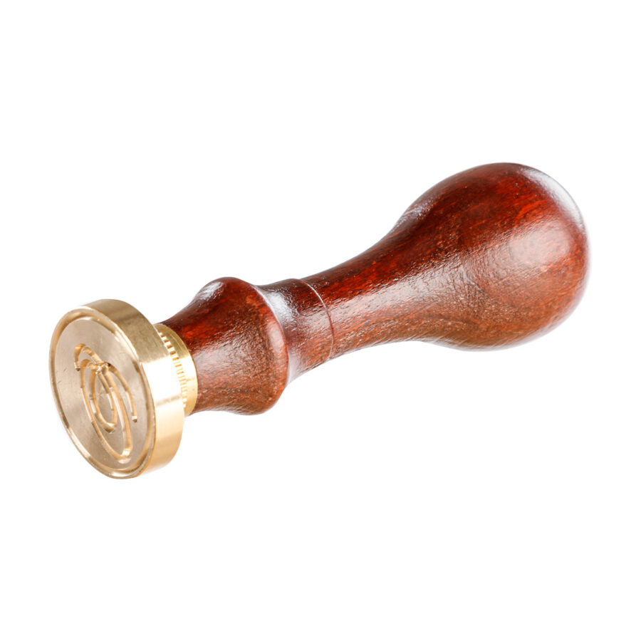 Sceau rond avec manche en bois vernis, lettre O en alphabet anglaise